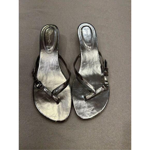 Studio H02 silver flats.  Size 10. - Picture 1 of 5